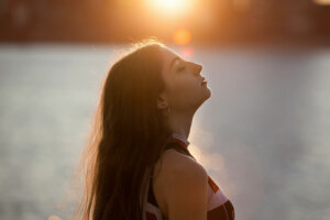 雙下巴抽脂心得|雙下巴抽脂肪術後注意事項與價錢,本篇通通有解!